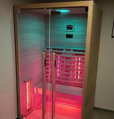 Balun In - 3 Bedrooms - Pool - Garden - Sauna Orihi