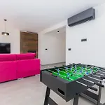 Balun In - 3 Bedrooms - Pool - Garden - Sauna