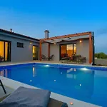 Balun In - 3 Bedrooms - Pool - Garden - Sauna