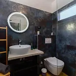 Balun In - 3 Bedrooms - Pool - Garden - Sauna *