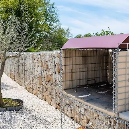 Balun In - 3 Bedrooms - Pool - Garden - Sauna