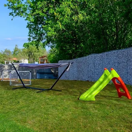 Balun In - 3 Bedrooms - Pool - Garden - Sauna Villa