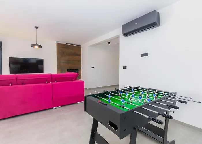 Balun In - 3 Bedrooms - Pool - Garden - Sauna