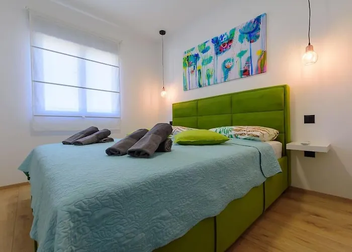 Balun In - 3 Bedrooms - Pool - Garden - Sauna Vila