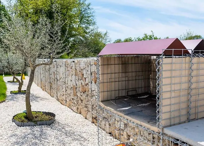 Balun In - 3 Bedrooms - Pool - Garden - Sauna